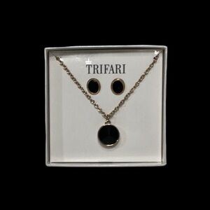 CROWN TRIFARI Black Agate Pendant and Post Earrings Set NEW